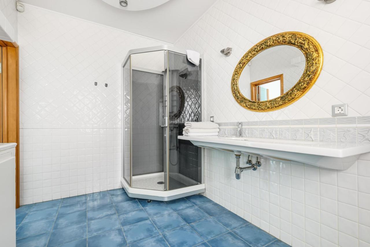 Deribasivska Cozy 4-Room Apartment Odessa Buitenkant foto